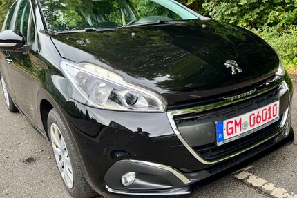 Peugeot 208 62.000 km 7.999 € Engelskirchen 51766