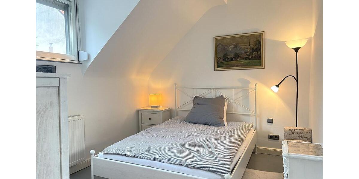 Möblierte 4-Zimmer-Doppelhaushälfte mit gepflegtem Garten in Köln-Lövenich 4 zimmer