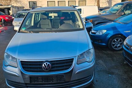 VW Touran 366.000 km 1.799 &euro; Bonn 53227
