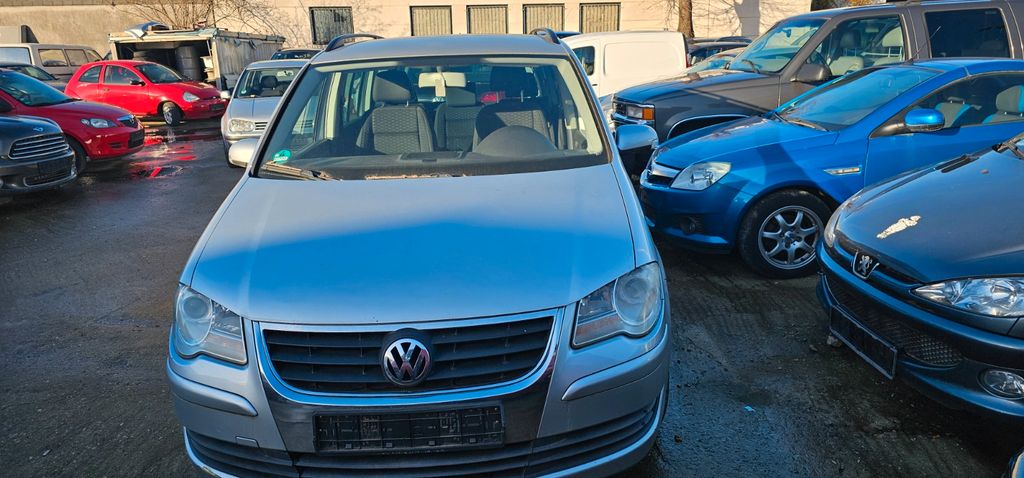 VW Touran 366.000 km 1.799 &euro; Bonn 53227