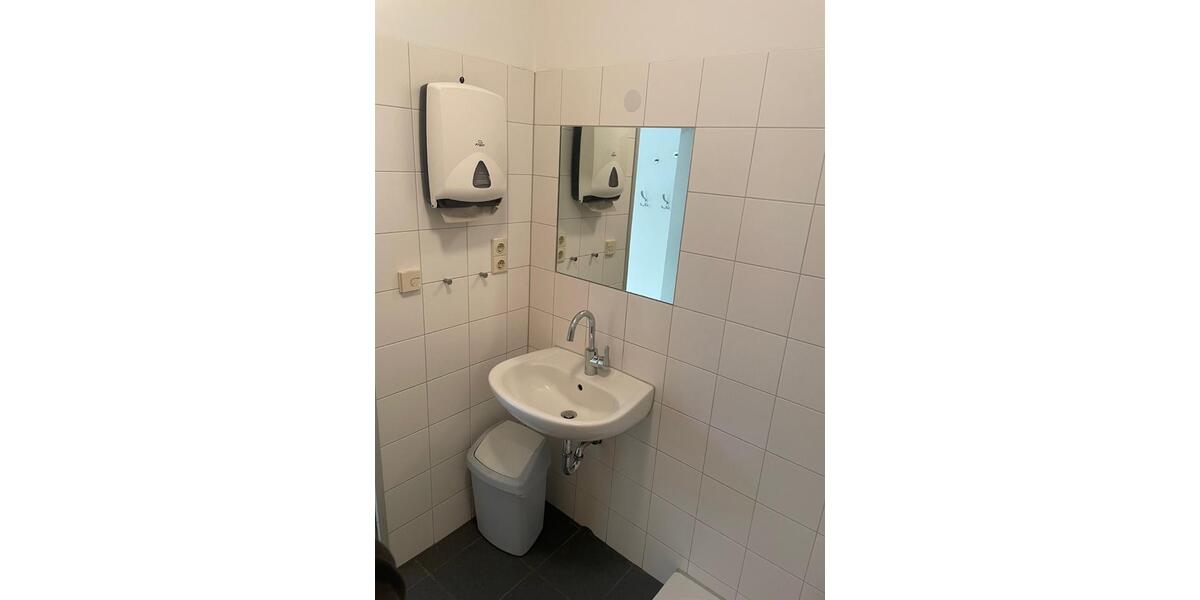Kleines, helles, freundliches Büro (EG) in Erftstadt zimmer