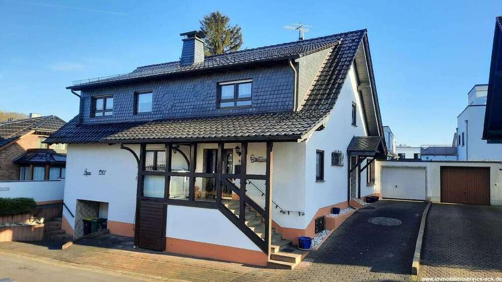 Haus zum Kaufen in Hennef 534.000 € 250 m² 11 zimmer