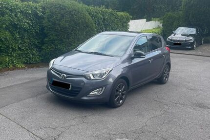 Hyundai i20 63.810 km 6.100 &euro; Solingen 42697