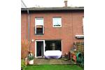 Einfamilienhaus mit Garten und Garage