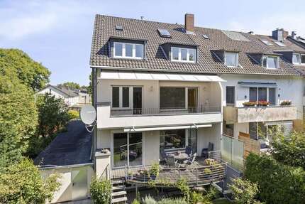 Haus zum Kaufen in Düsseldorf 895.000 € 241.55 m²