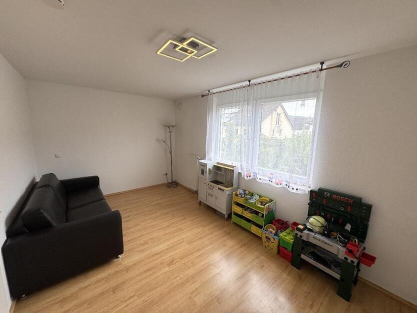 1- Jahresvermietung - Vollständig möbliertes Einfamilienhaus mit Garten und hochwertiger Austattung!