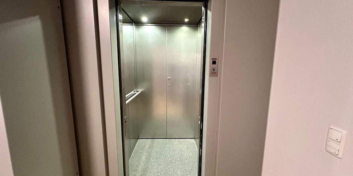 Etagenwohnung Köln Niehl - 2 Zimmer, 72 m&sup2;, 279.000&euro; | Angebot:25276856