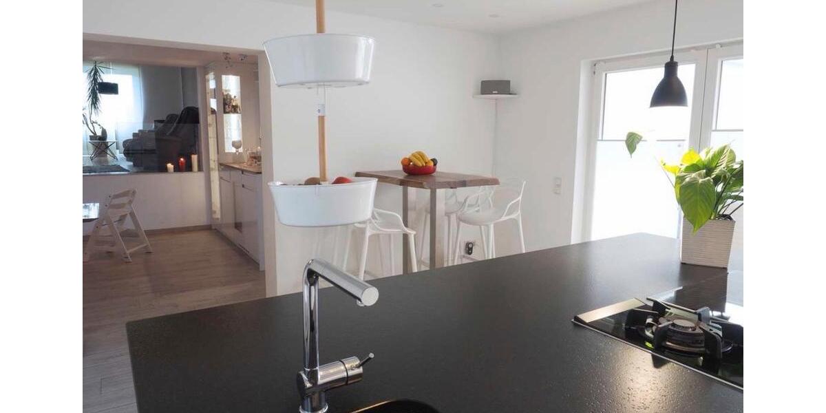 Hochparterre Rösrath - 3.5 Zimmer, 112 m&sup2;, 2.490&euro; | Angebot:24743639