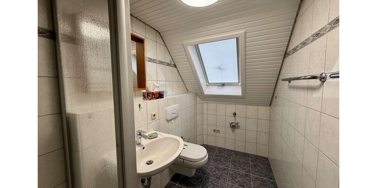 Dachgeschoßwohnung Neunkirchen-Seelscheid Seelscheid - 2 Zimmer, 66 m&sup2;, 450&euro; | Angebot:25230754