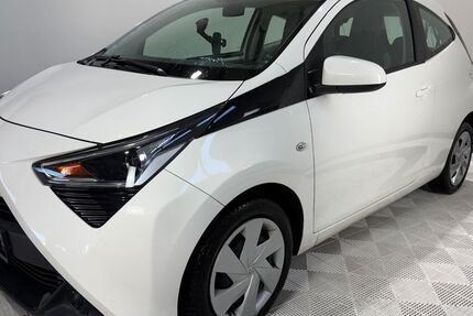 Toyota Aygo (X) 93.206 km 8.924 &euro; Bonn - Dottendorf 53129
