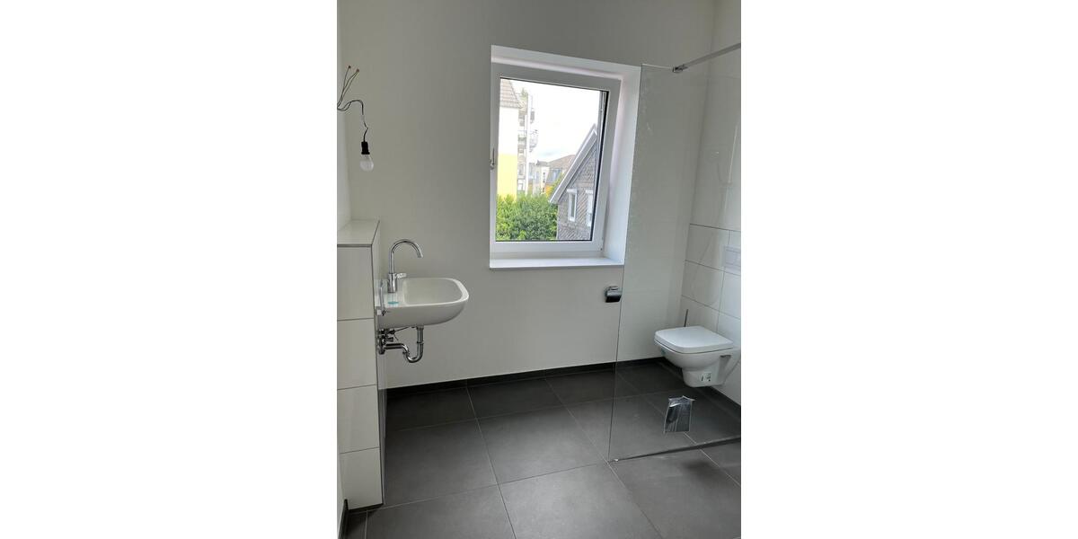 Etagenwohnung Wermelskirchen - 3 Zimmer, 90 m&sup2;, 1.300&euro; | Angebot:27605582