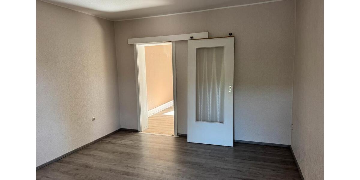 Doppelhaushälfte Siegburg - 7 Zimmer, 180 m&sup2;, 1.600&euro; | Angebot:25237395