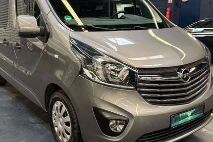 Opel Vivaro 106.000 km 19.950 &euro; Hilden 40721