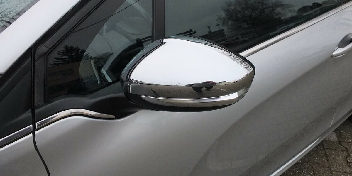 Peugeot 208 1.2 PURE TECH ALLURE KLIMA PDC SHZ SPORT LMF 98.599 km 7.500 &euro; Köln 50858