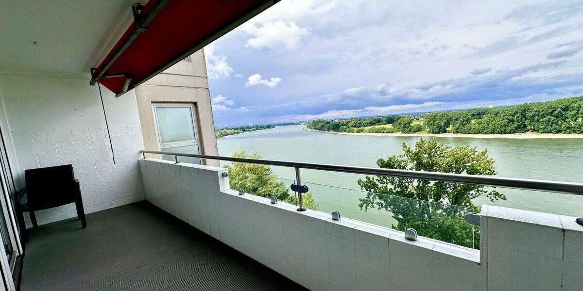 Spitzenlage im 9. Stock: Großzügige 4-Zimmer-Wohnung mit Schwimmbad, Sauna und Tiefgarage 4 zimmer