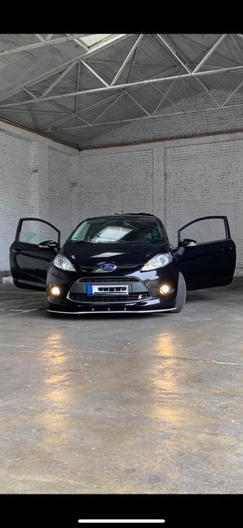 Ford Fiesta 158.000 km 5.500 € Solingen 42659