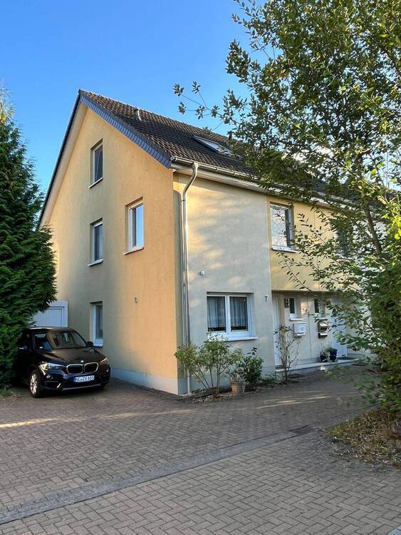Geräumiges Familienhaus mit Terrasse in Rommerskirchen