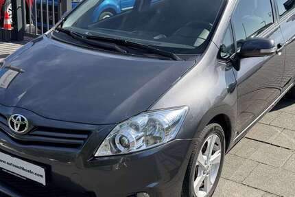 Toyota Auris 99.999 km 6.990 &euro; Köln 51065