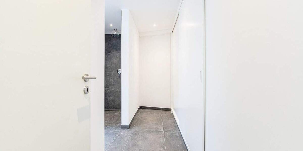 Mehrfamilienhaus, Wohnhaus Hilden - 3 Zimmer, 122 m&sup2;, 2.340&euro; | Angebot:23958854