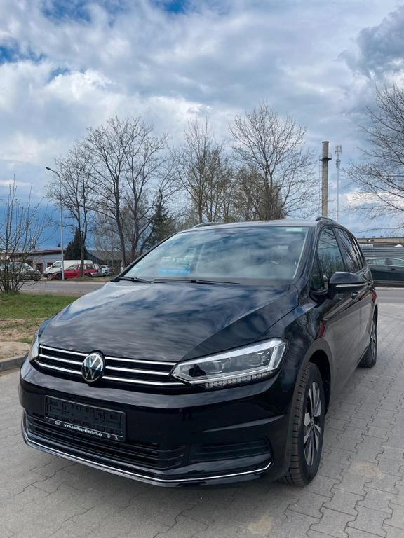VW Touran 8.200 km 31.500 € Solingen 42653
