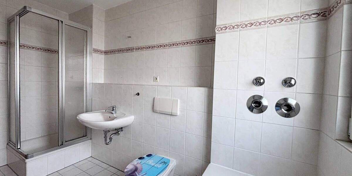 Hochwertige ETW mit Tiefgaragenstellplatz u. EBK in zentraler aber ruhiger Lage von Lev.-Schlebusch 3 zimmer