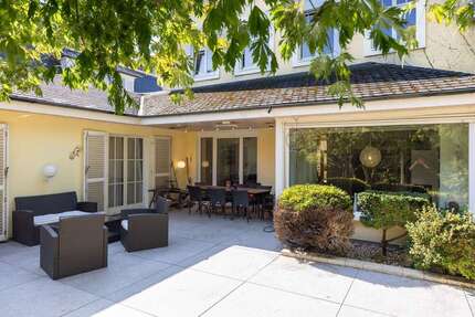 Haus zum Kaufen in Köln Lövenich 1.990.000 € 300 m² 8 zimmer