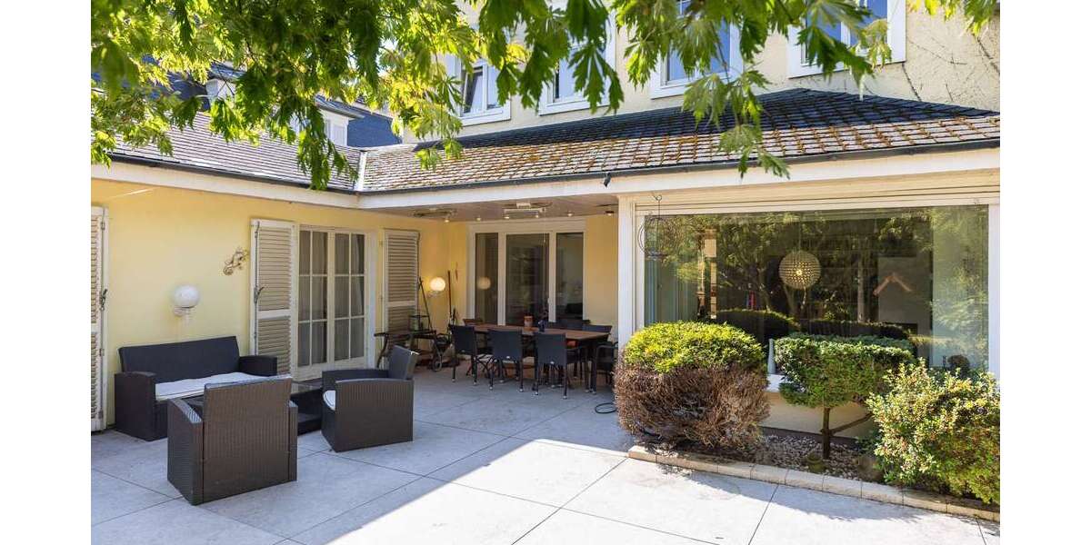 Haus zum Kaufen in Köln Lövenich 1.990.000 € 300 m² 8 zimmer