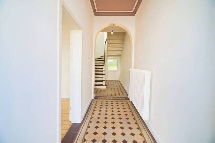 Top renoviertes Haus ! Ruhige und dennoch zentrale Lage !