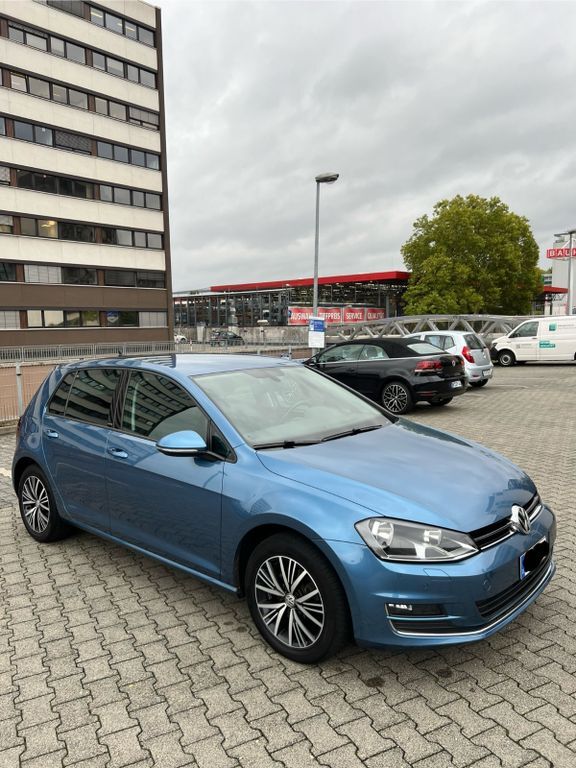 VW Golf 161.000 km 10.999 € Köln 50825