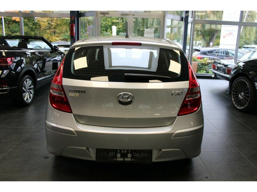 Hyundai i30 1.4 - WENIG KILOMETER - Klima - SHZ - 44.976 km 7.980 € Euskirchen 53881