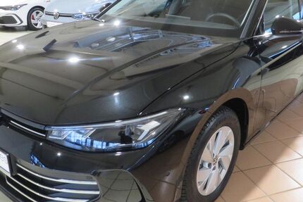 VW Passat 8.400 km 48.945 € Neuss 41469