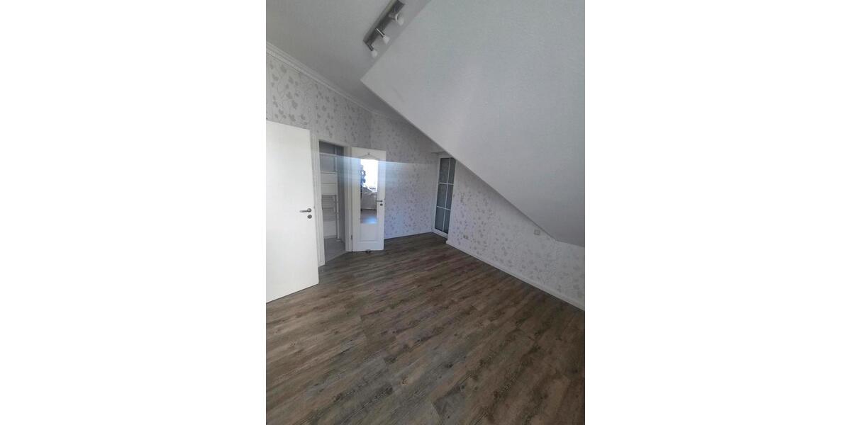 Einfamilienhaus Hennef (Sieg) - 5 Zimmer, 125 m&sup2;, 685.000&euro; | Angebot:26061061