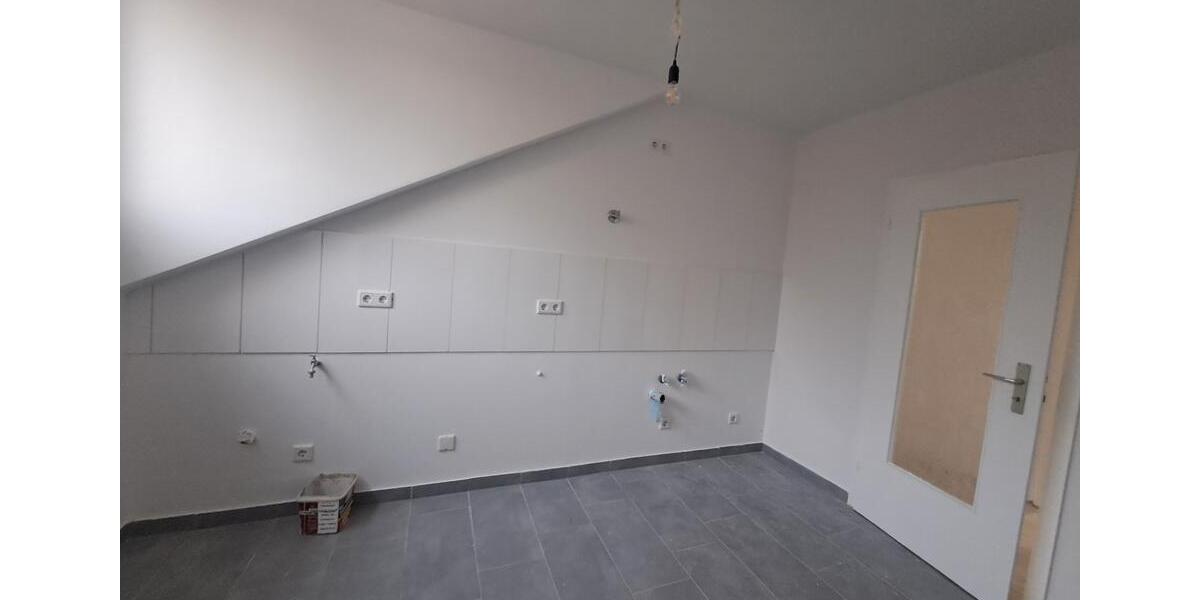 Dachgeschoßwohnung Leverkusen Schlebusch - 3 Zimmer, 62 m&sup2;, 570&euro; | Angebot:26215406