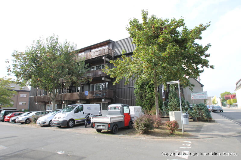 Reizvolle Dachgeschoßwohnung in Rheinnähe, Zentrum Wesseling