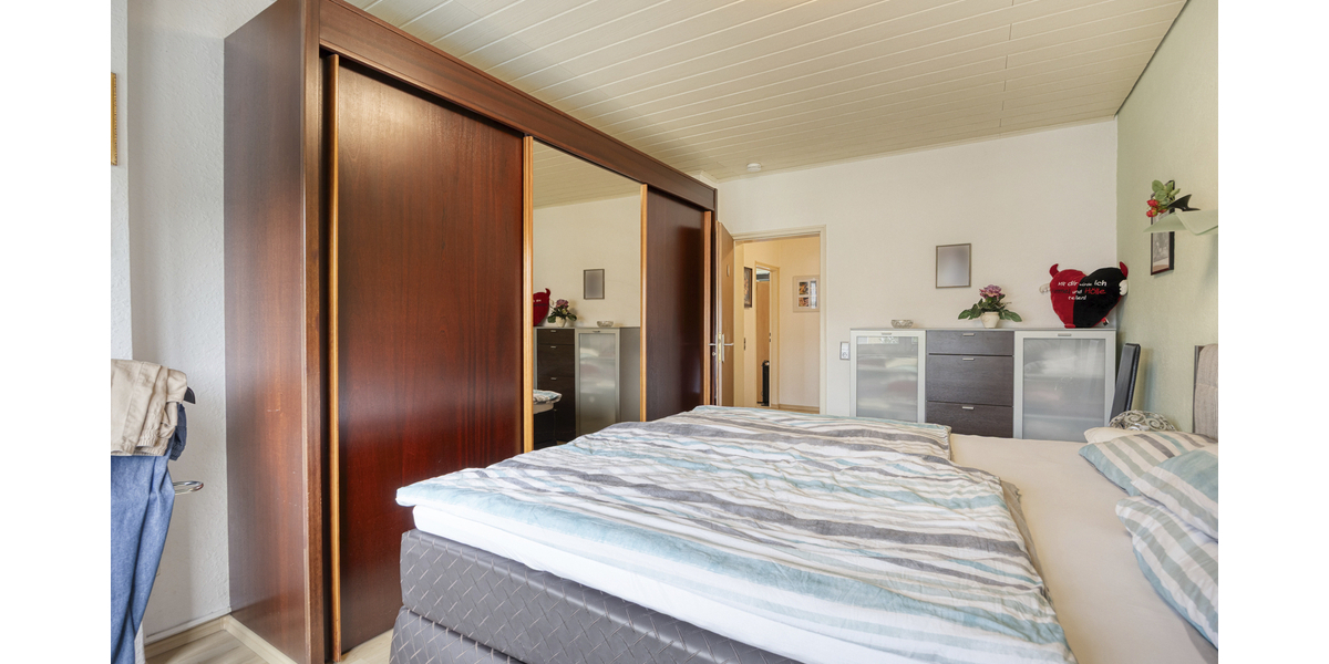 Top gepflegtes Reihenmittelhaus mit gemütlichem Garten, Terrasse und Garage in beliebter Wohnlage - Reihenmittelhaus Pulheim / Brauweiler Brauweiler | Angebot:27285366