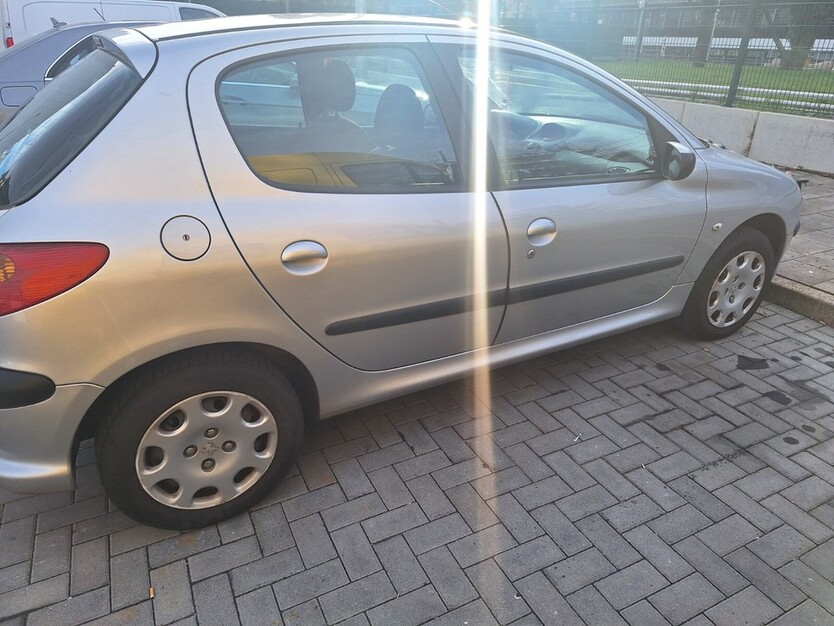 Peugeot 206 198.656 km 2.000 € Düsseldorf 40213