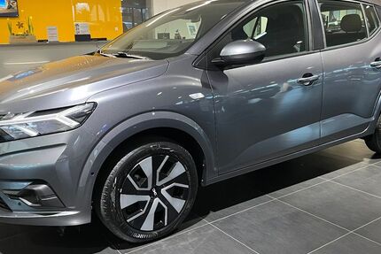 Dacia Sandero 6.000 km 17.430 &euro; Langenfeld 40764