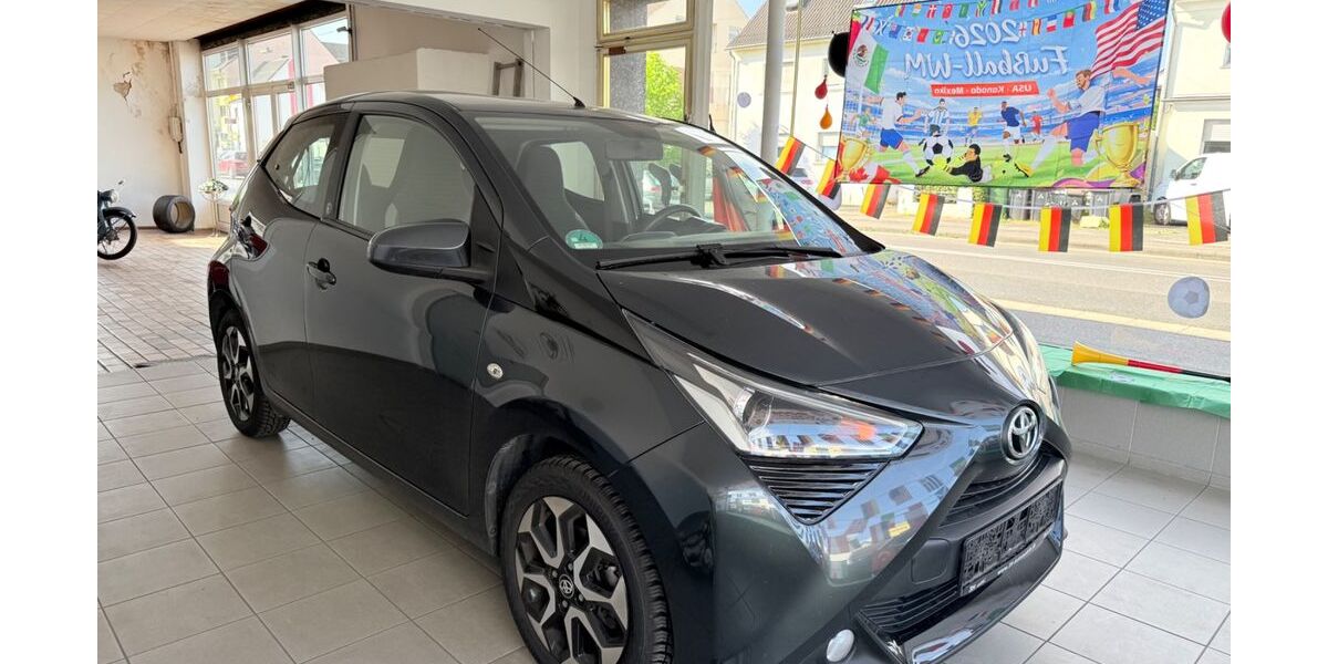 Toyota Aygo (X) 31.252 km 10.400 &euro; Troisdorf 53842