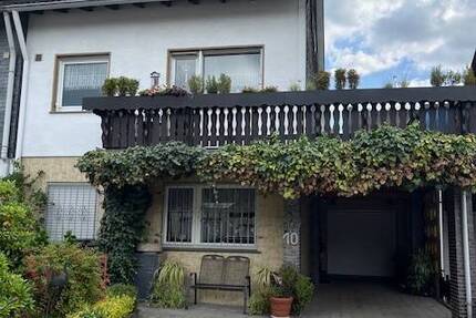 Geräumiges Reihenendhaus mit dem Charme der 70iger Jahre