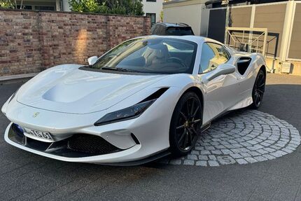 Ferrari F8 2.334 km 397.000 &euro; Bergisch Gladbach 51427
