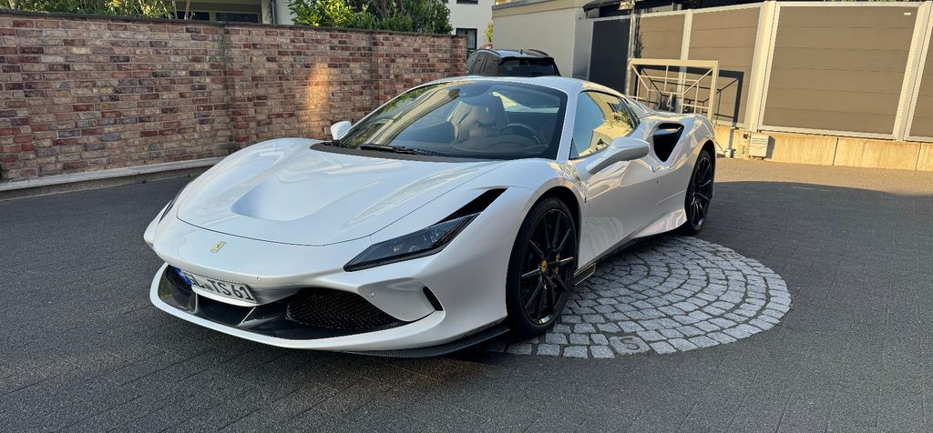 Ferrari F8 2.334 km 397.000 &euro; Bergisch Gladbach 51427