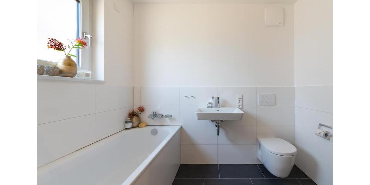 Etagenwohnung Bergisch Gladbach - 3 Zimmer, 83 m&sup2;, 1.205&euro; | Angebot:26228003