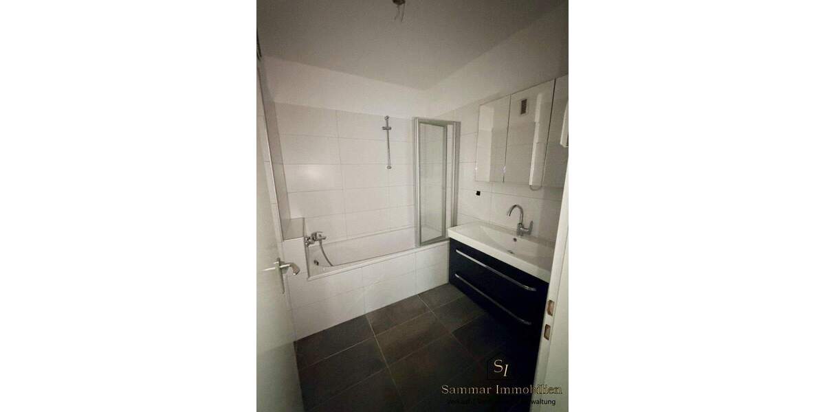 Etagenwohnung Brühl - 3 Zimmer, 74 m&sup2;, 1.100&euro; | Angebot:25738901