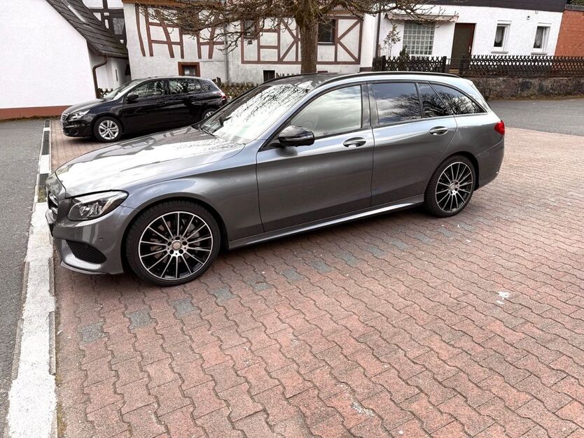 Mercedes-Benz C 250 160.000 km 16.000 € Köln 50968