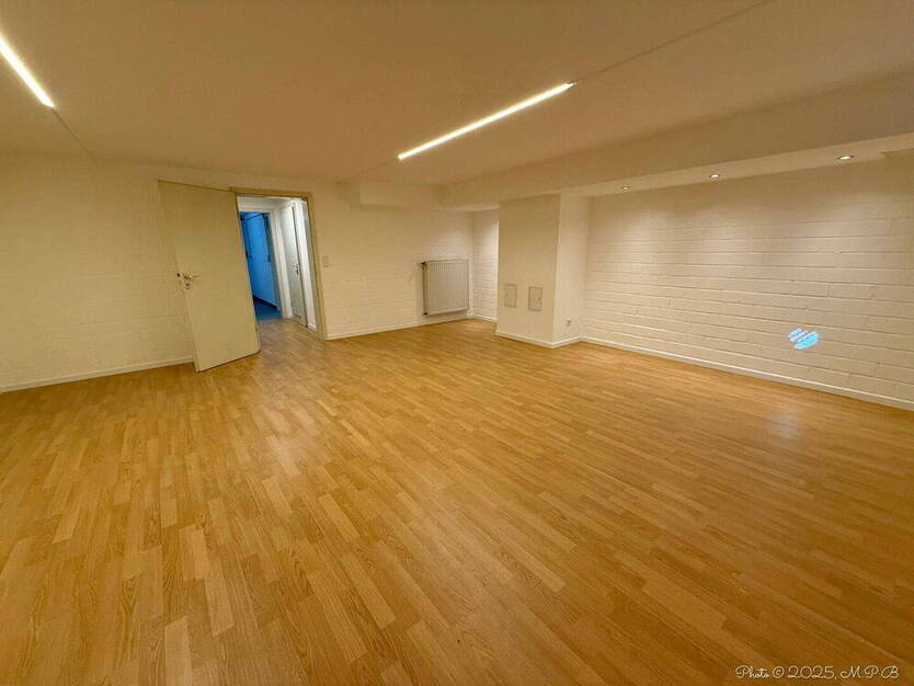 **Lichtdurchflutetes Familiendomizil in begehrter Lage von Kaiserswerth**PROVISIONSFREI**