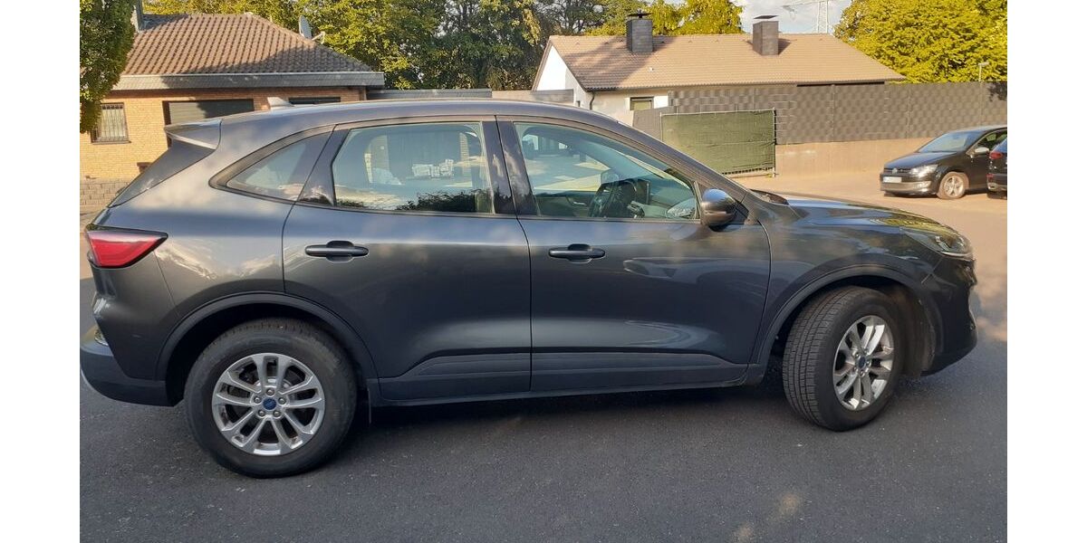Ford Kuga 94.040 km 19.990 &euro; Köln 50765