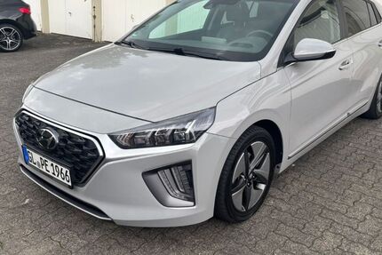 Hyundai IONIQ 55.297 km 18.100 € Bergisch Gladbach 51427