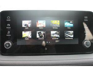 Skoda Fabia TSi DSG Alu AHK Klima Kamera SOFORT !!!!! 10 km 23.395 € Bonn 53225