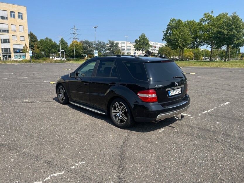 Mercedes-Benz ML 320 255.000 km 7.499 € Sankt Augustin 53757