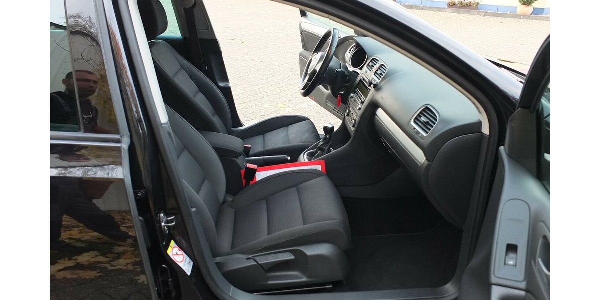 VW Golf 1.6TDi TEAM SHZ TEMPOMAT KLIMAAUTOMATIK 159.855 km 6.598 € Köln 50858